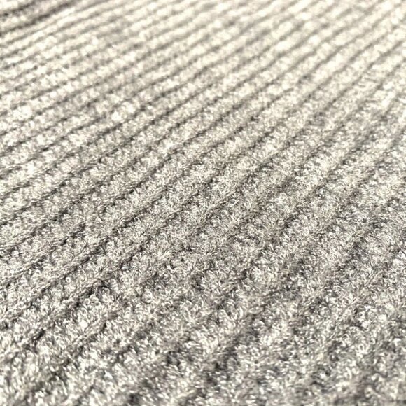 Elegant Warm Poncho in Grey - Picture 7 of 10